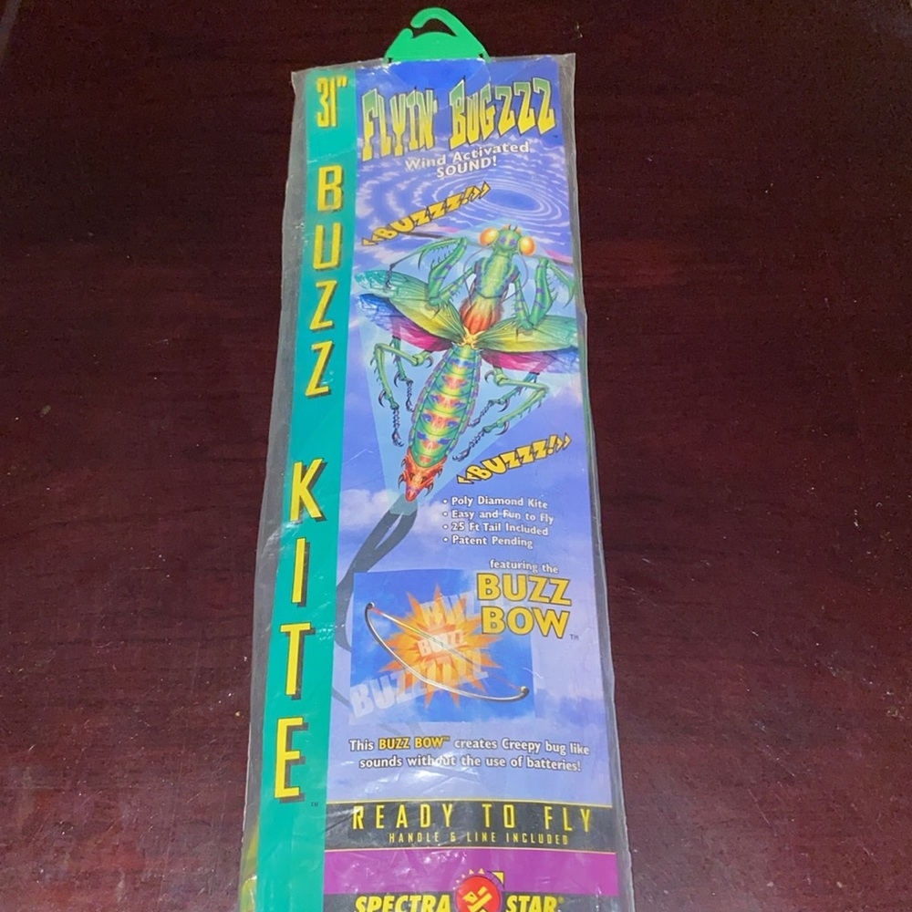 Vintage 1999  NEW! “ Flynin Bugzzz” 31” inch, Praying Mantis, by Spectra Star